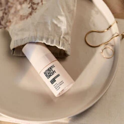 Spray Poudre Résultat Nat Authentic Beauty Concept 12g -Capillaires Produits Magasin spray poudre authentic beauty concept 24372.1693399641